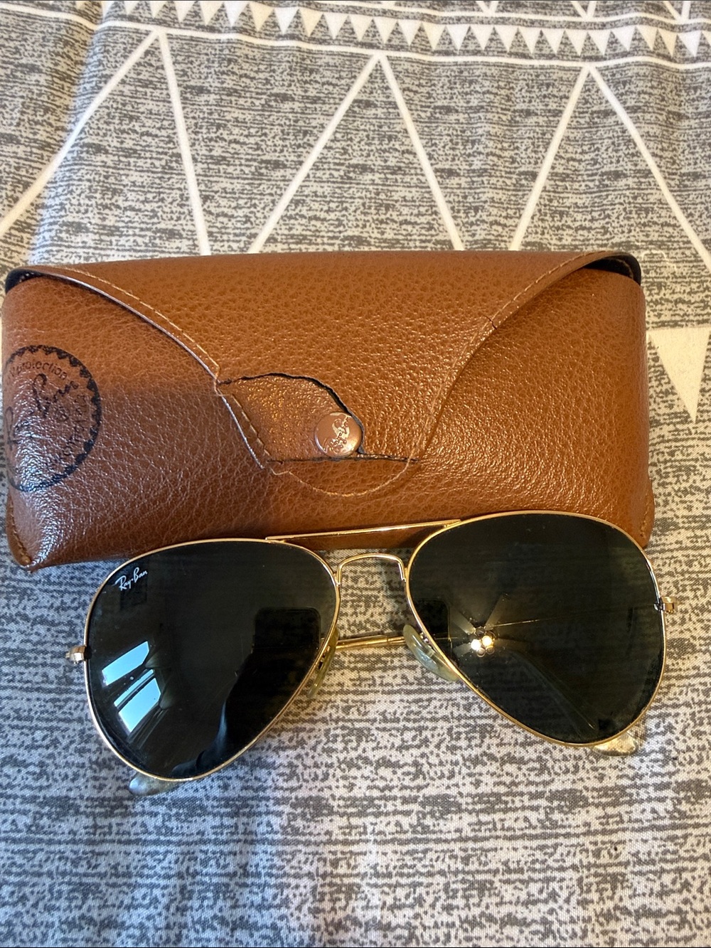 Ray-Ban Gold Frame Aviator Sunglasses with Black Lenses